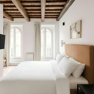 Sonder By Marriott Bonvoy Piazza Venezia Aparthotel